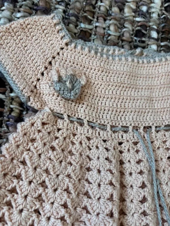 Robe en crochet fait main 2/3 ans - photo numéro 2