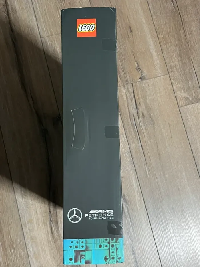 LEGO Voiture Technic Mercedes-AMG F1 W14 E Performance - photo numéro 5