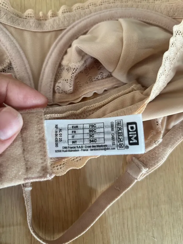 Lot soutien gorge DIM - photo numéro 3