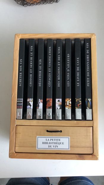Petite bibliothèque du vin Larousse