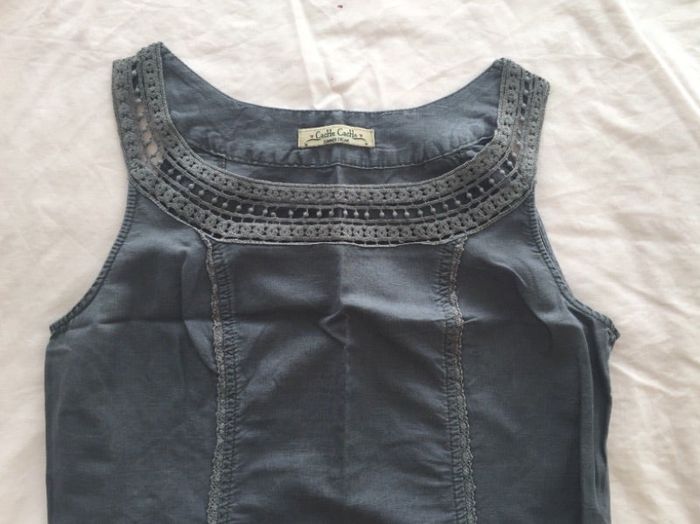 Robe cache-cache grise