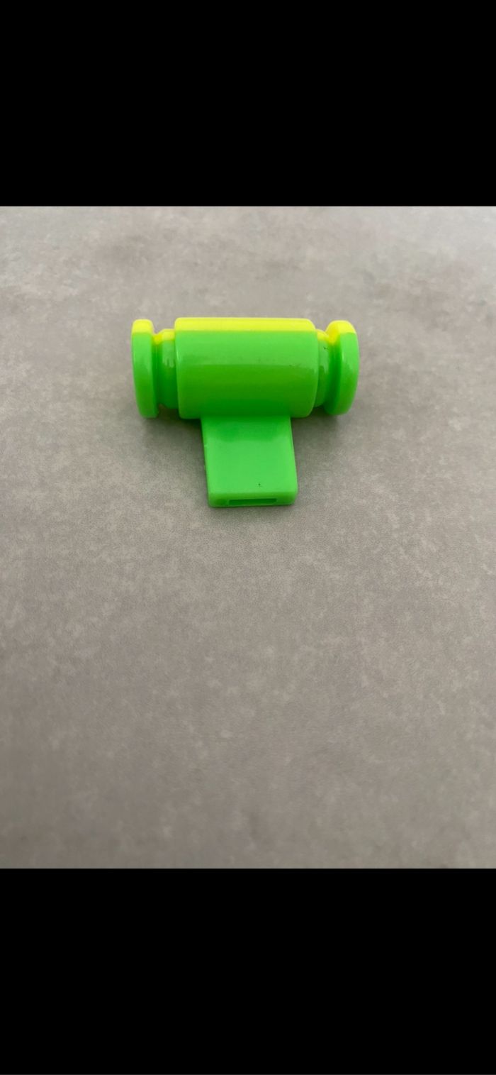 Sifflet vert et jaune