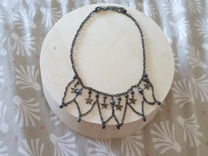 Collier ras du cou noir