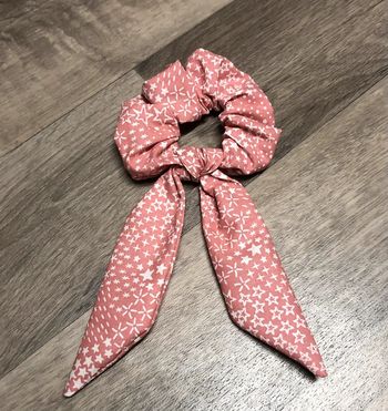 Foulchie rose avec étoiles