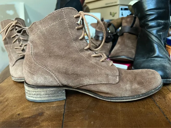 Bottine en daim ? marron à talons et douce - photo numéro 5