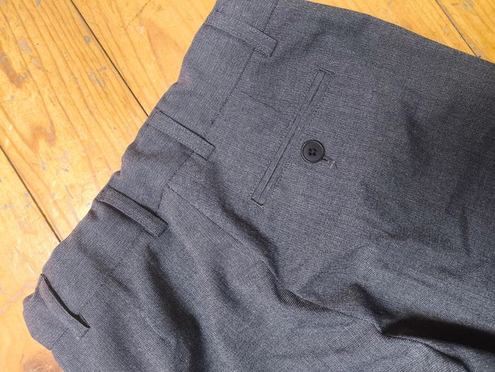 Pantalon boss gris - photo numéro 5