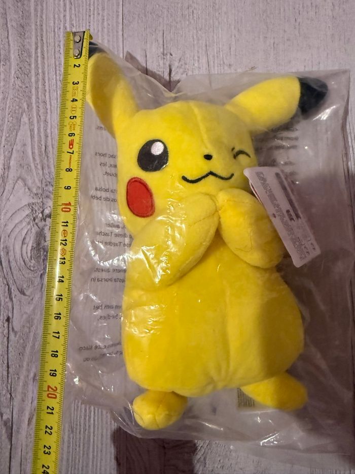 POKEMON PELUCHE 20 CM - PIKACHU