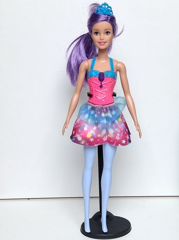 Poupée Barbie Dreamtopia fée aux Cheveux Violets gjk00