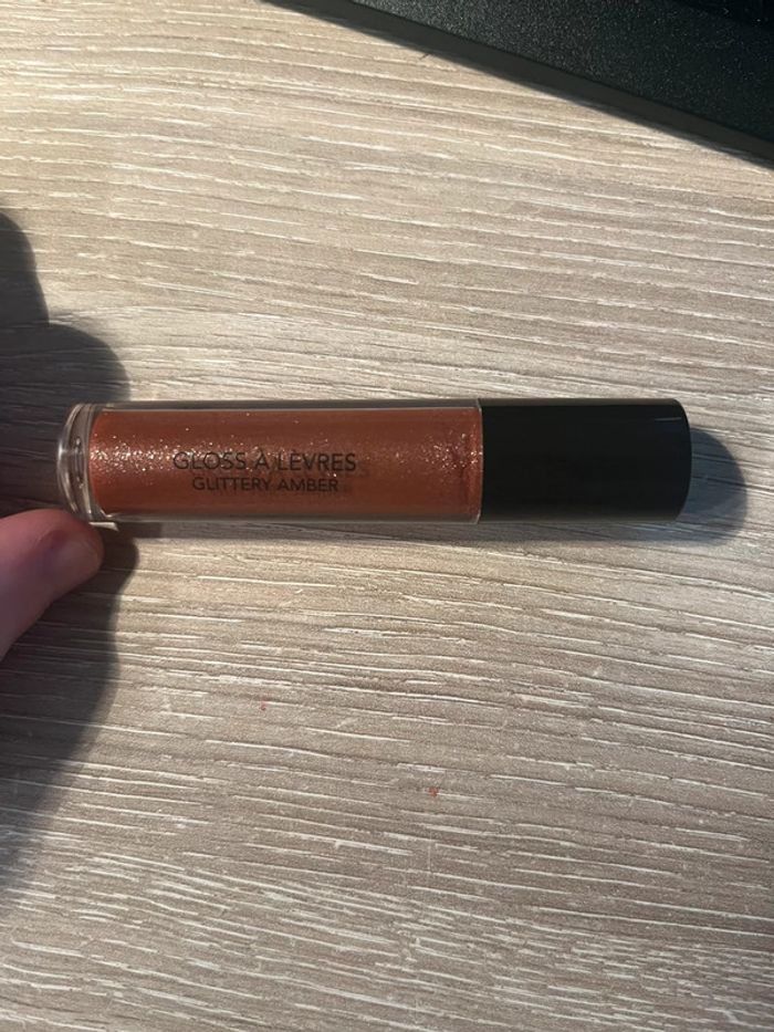 Gloss à lèvres Glittery Amber Nocibe - photo numéro 2