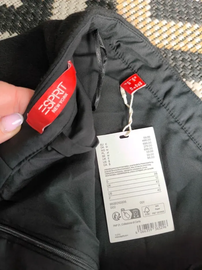 Jupe noire Esprit – Taille 40 – Neuve avec étiquette – Contient laine - photo numéro 3
