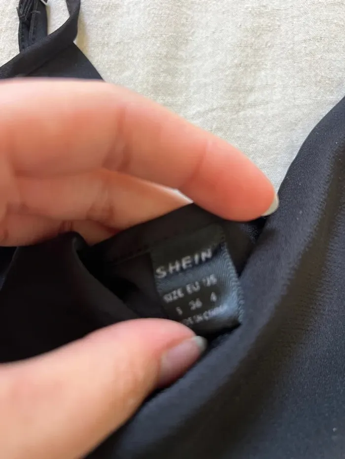 Débardeur noir Shein - photo numéro 2