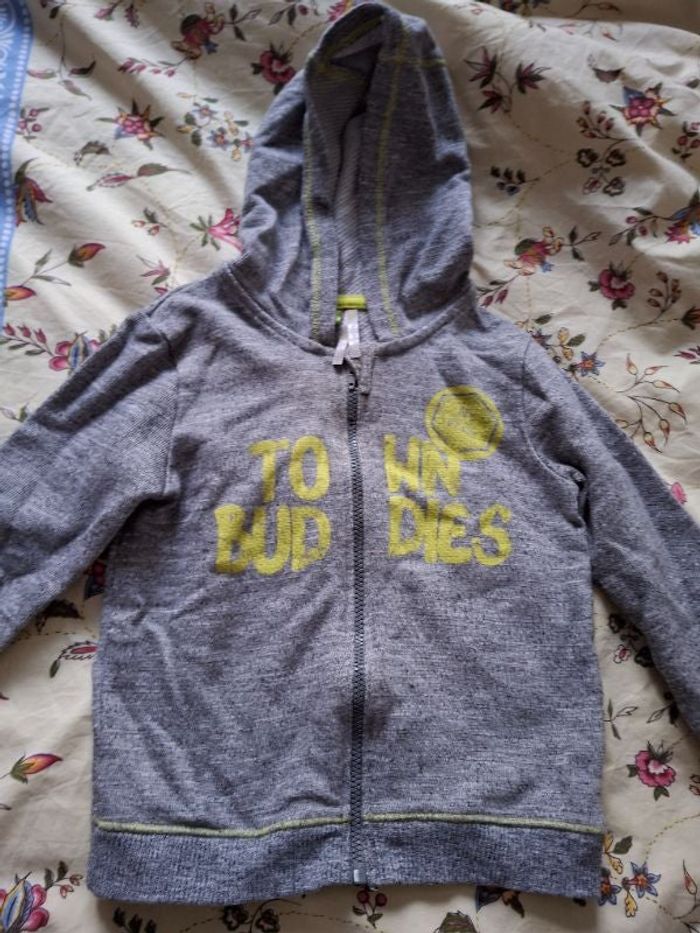 Veste/sweat léger. Zippé