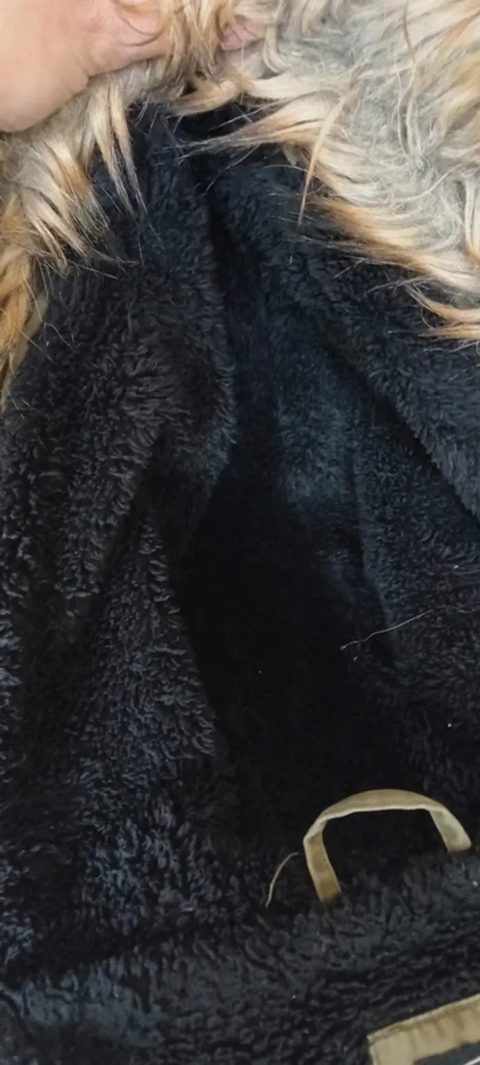 Manteau. Fourrue capuche amovible TBE Taille 34 - photo numéro 3