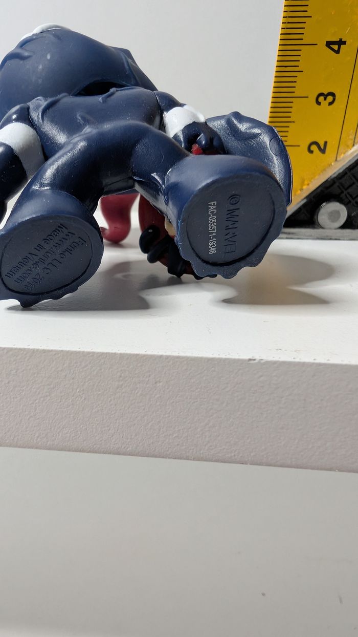 [Funko] Figurine Mystery mini's Venomized Captain America 1/6 - photo numéro 3