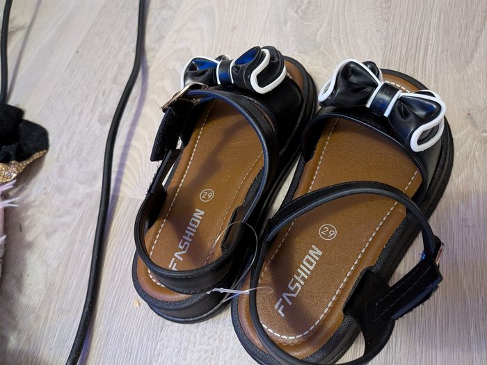 Sandales fille neuves t29 - photo numéro 4