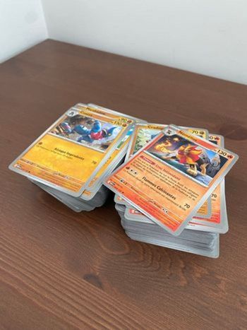 Lot 250 cartes Pokémon 