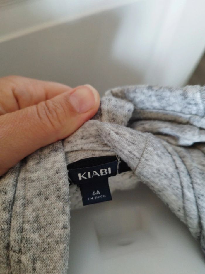 Gilet zippé a capuche - photo numéro 4