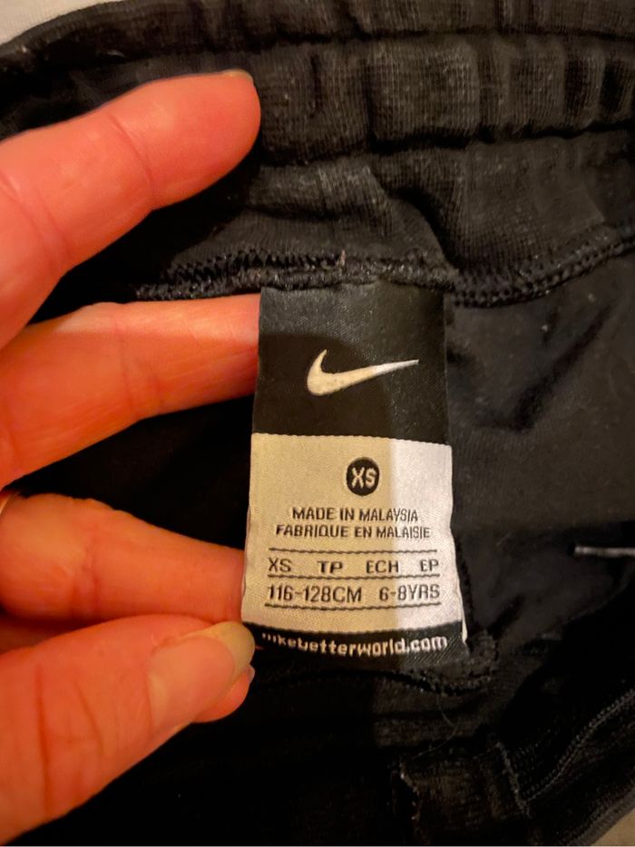 Short fille Nike 8 ans - photo numéro 3