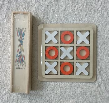 1 morpion et 1 mikado