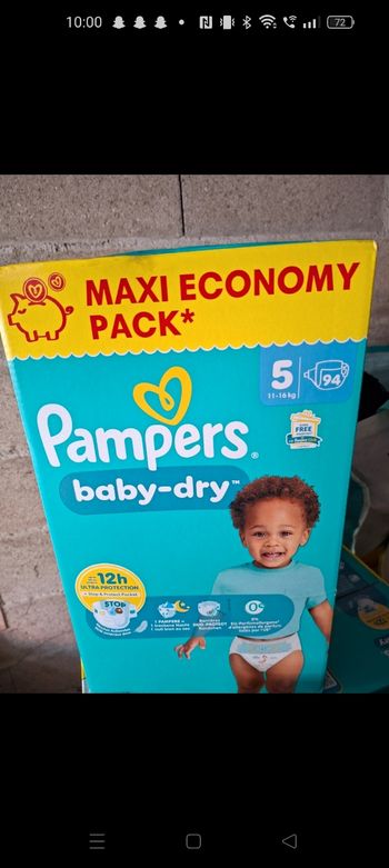 Couches Pampers taille 5 baby dry 