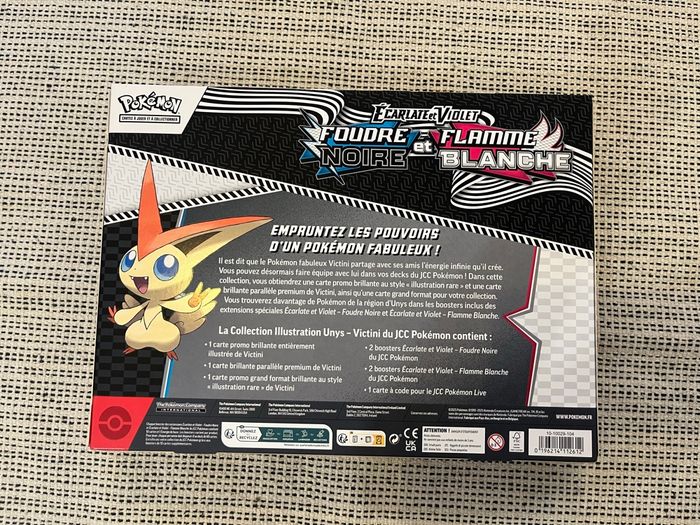Coffret Victini Pokémon ev10.5 flamme blanche/foudre noir - photo numéro 2