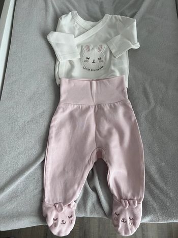Ensemble rose et blanc taille 0-1 mois (56 cm) pantalon avec pied