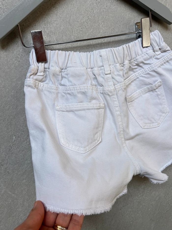 Ensemble short en jean blanc Zara 4-5 ans et tee shirt bleu Zara - photo numéro 11