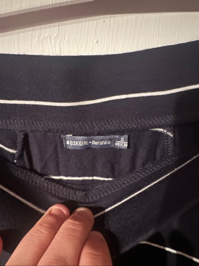 Jupe  Bershka taille S - photo numéro 3