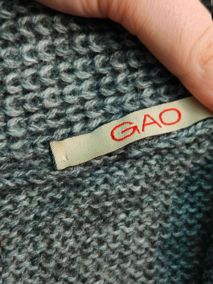 Élégance cosy –  Pull tunique en maille  grise  avec col montant  boutonné - photo numéro 4