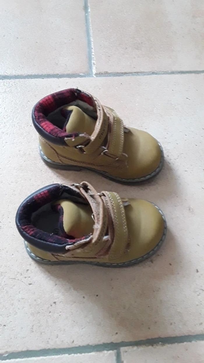 Chaussures pointure 21 - photo numéro 4