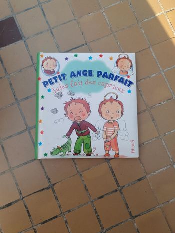 Livre Petit ange parfait - Jules fait des caprices