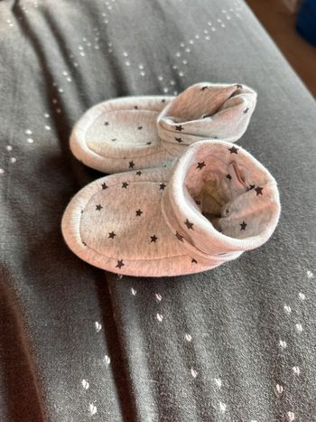 Next chaussons 6/12 mois neufs