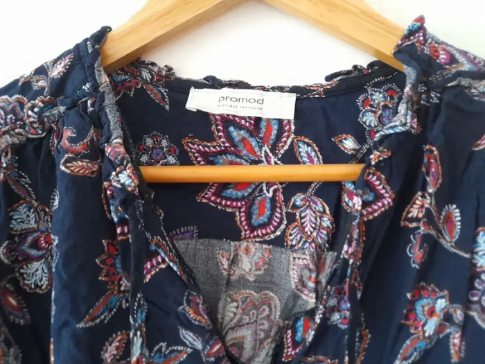 Blouse manches longues et décolleté V - photo numéro 2