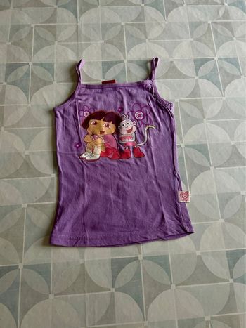 T shirt fille - 8 ans - Dora - en très bon état