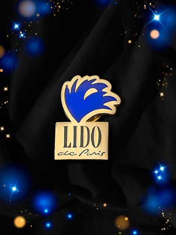 Pin's plume doré bleu vintage / Lido de Paris