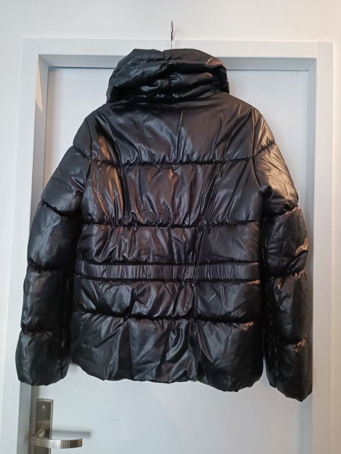 Doudoune noire légèrement oversize - photo numéro 2