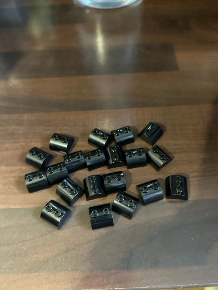 20 pièces Lego, Slope, Curved 2 x 2 Double with 2 Hollow Studs