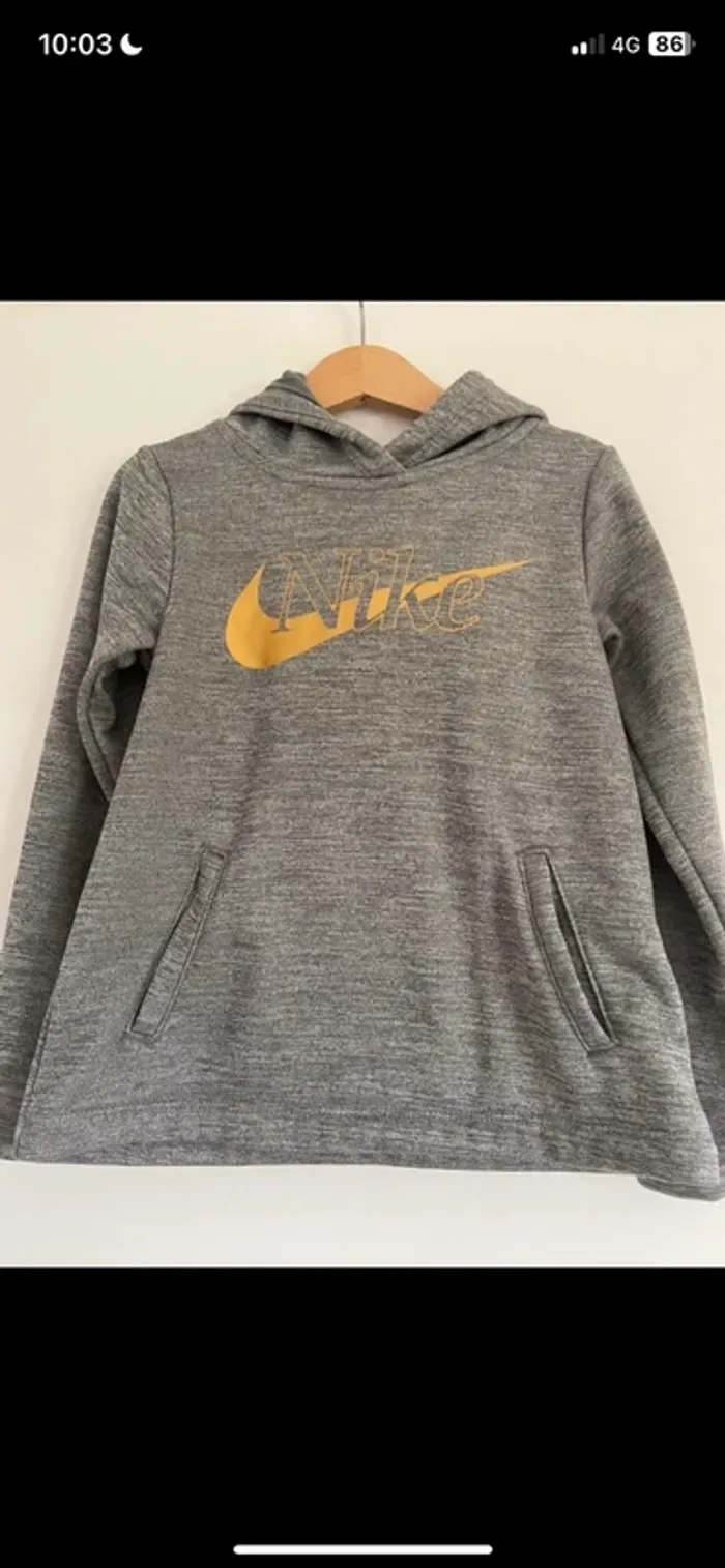 Pull à capuche nike . - photo numéro 2