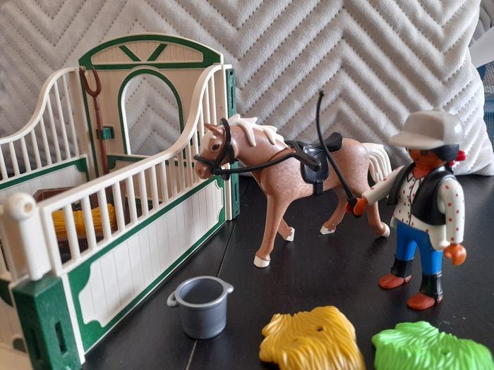 Playmobil 5109 Box cheval, cavalière et accessoires - photo numéro 2