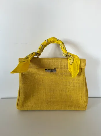 Sac jaune trapèze en raphia