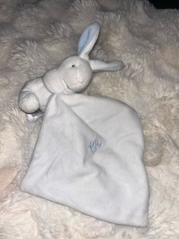 Doudou lapin cadet Rousselle