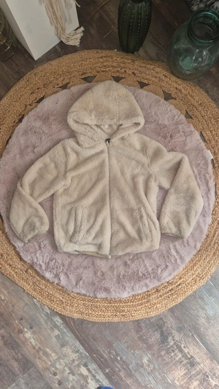 Veste courte à capuche en fausse fourrure crème Kiabi 💫 12 ans
