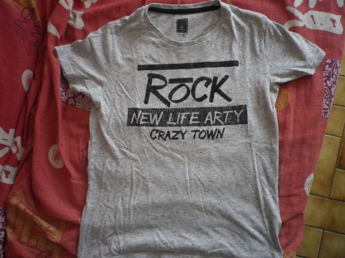 TEE SHIRT