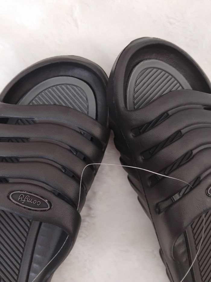 Claquette homme neuf Taille 45 - photo numéro 2