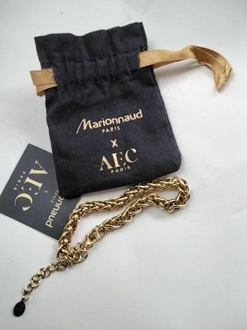 Bracelet acier  neuf avec pochette