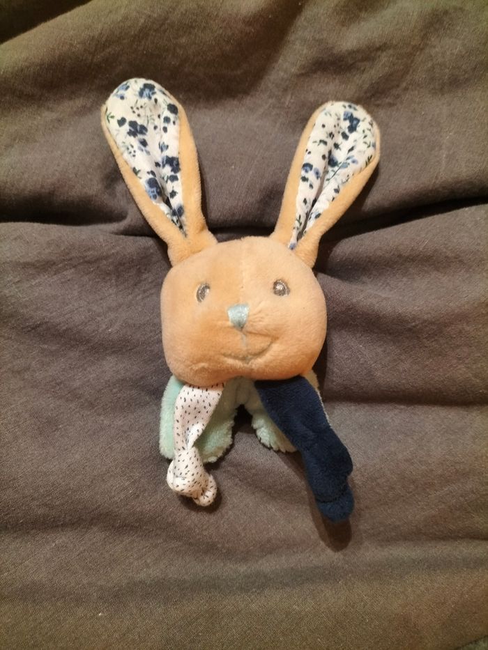 Petite peluche tête de lapin