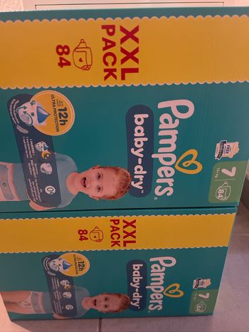 Couche Pampers  taille 7