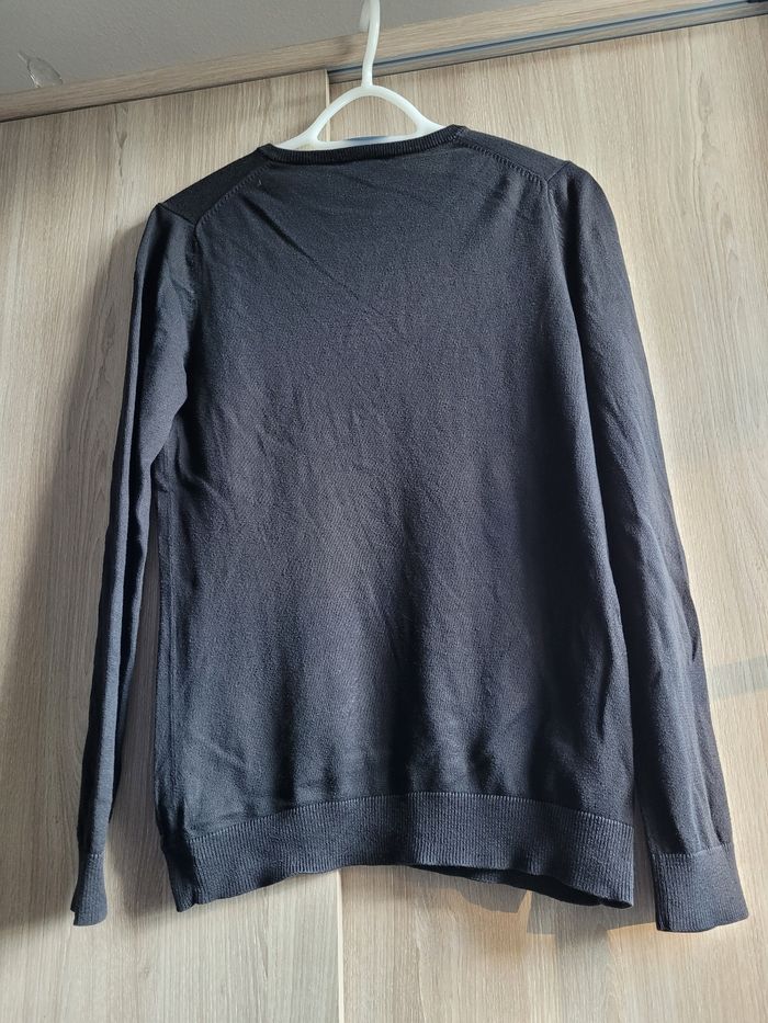 Pull noir en V taille S GAP - photo numéro 4