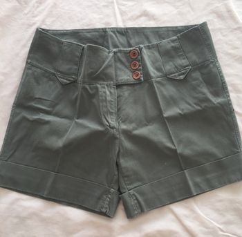 Short kaki