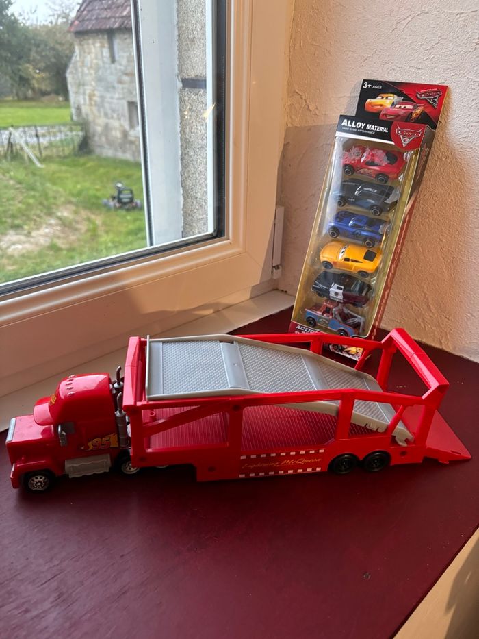 Camion transporteur Mack rampe - remorque amovible - 6 voitures NEUF - Mattel Disney Pixar Cars - photo numéro 5